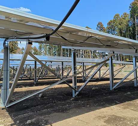 220 kW zonnepaneelsteunen voor grond
