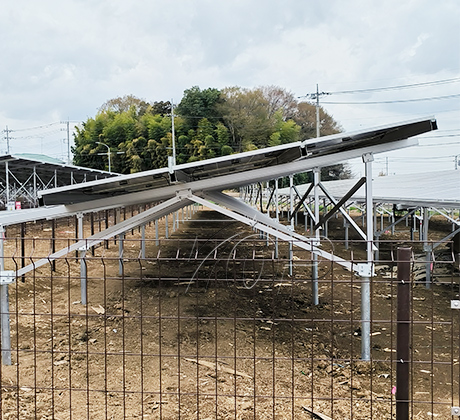 Reksysteem voor zonnepanelen op de grond